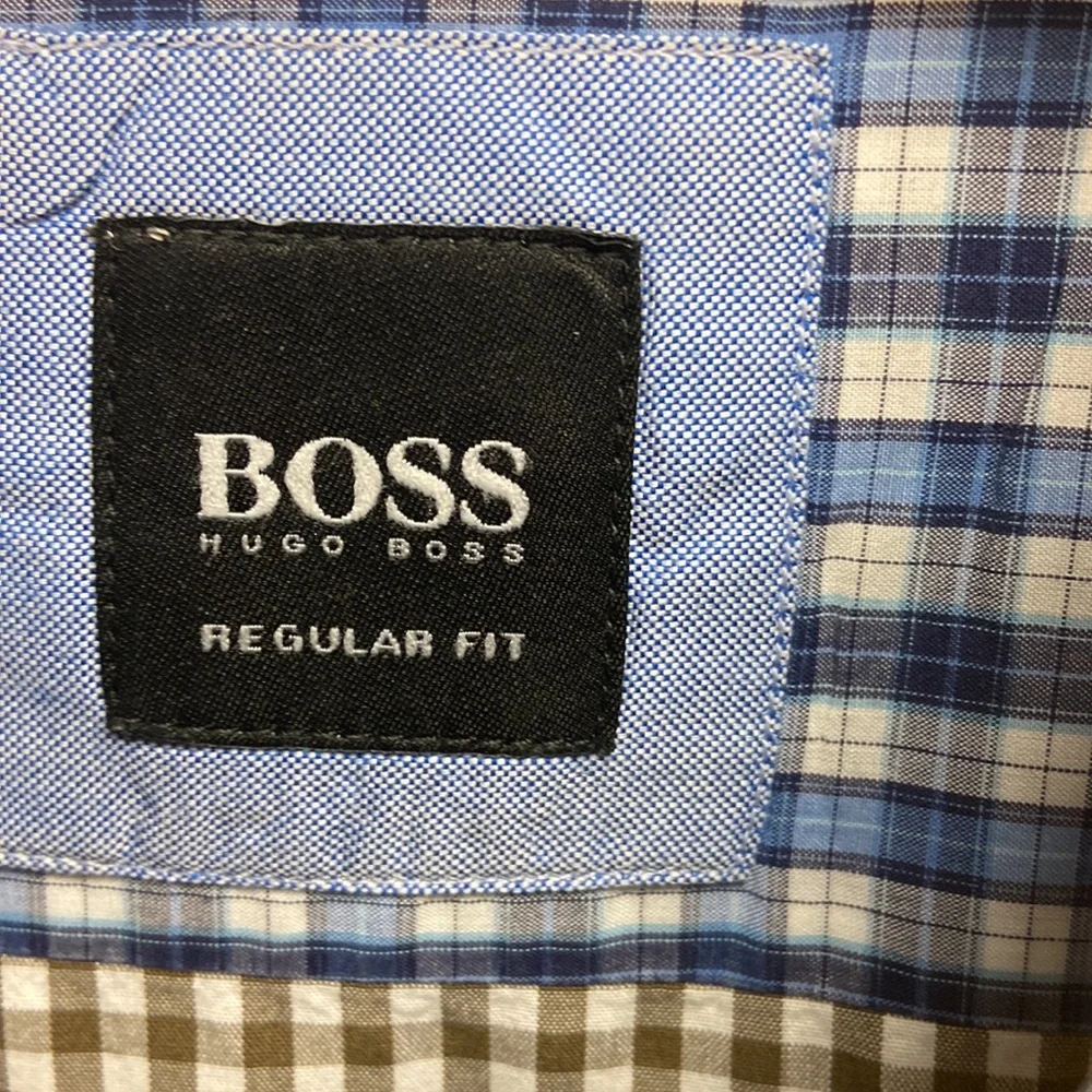 Hugo Boss men casual shirt . Size 2XL